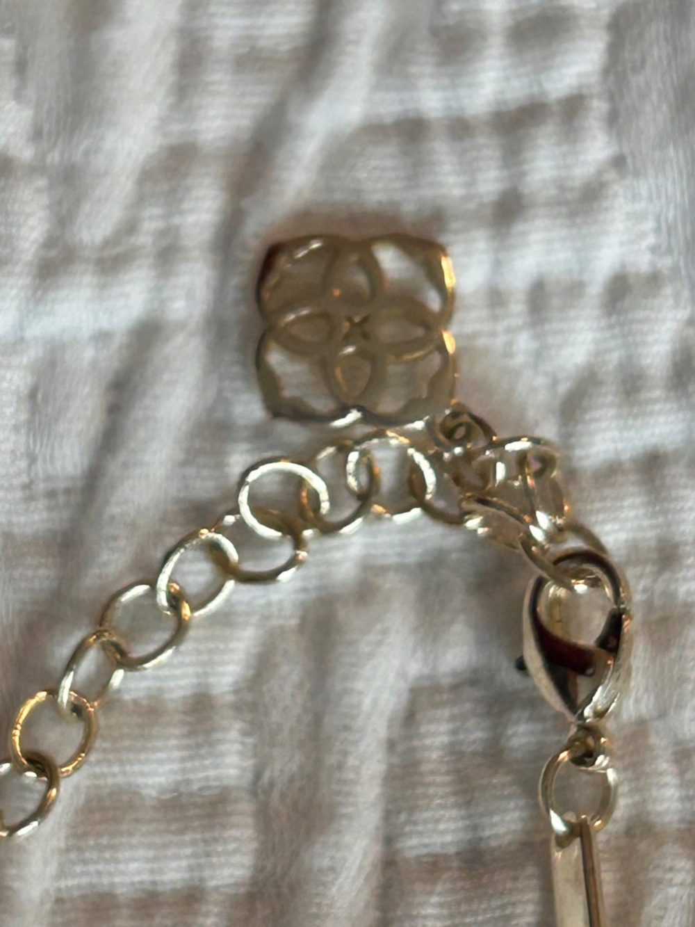 Kendra Scott Delicate White Stone Pendant Necklace Gold Tone 16” - Picture 6 of 6